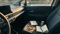 なぜ“あの曲”は聴いた瞬間に涙が出るのか？青春期に刻まれる音楽記憶